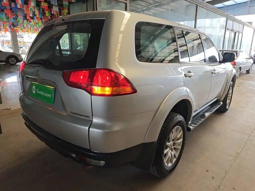 Mitsubishi Pajero Sport — миниатюра 7