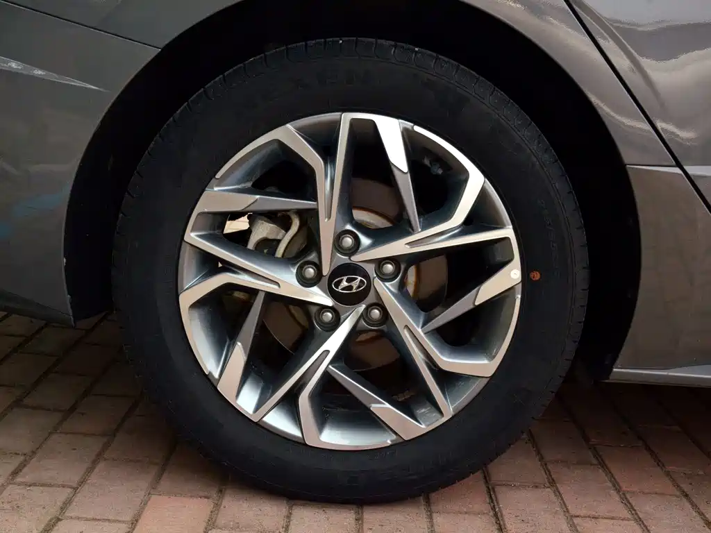 Hyundai Sonata — миниатюра 10