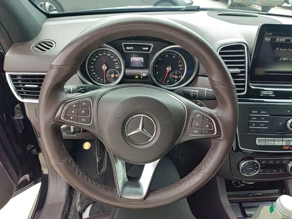 Mercedes-Benz GLE (Import) — миниатюра 11
