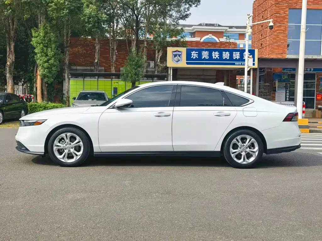 Honda Accord — миниатюра 4