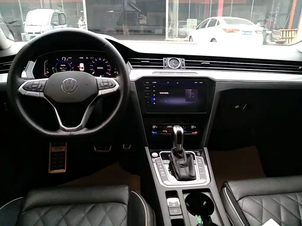 Volkswagen Magotan PHEV — миниатюра 10