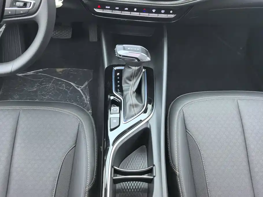 Buick Verano — миниатюра 16