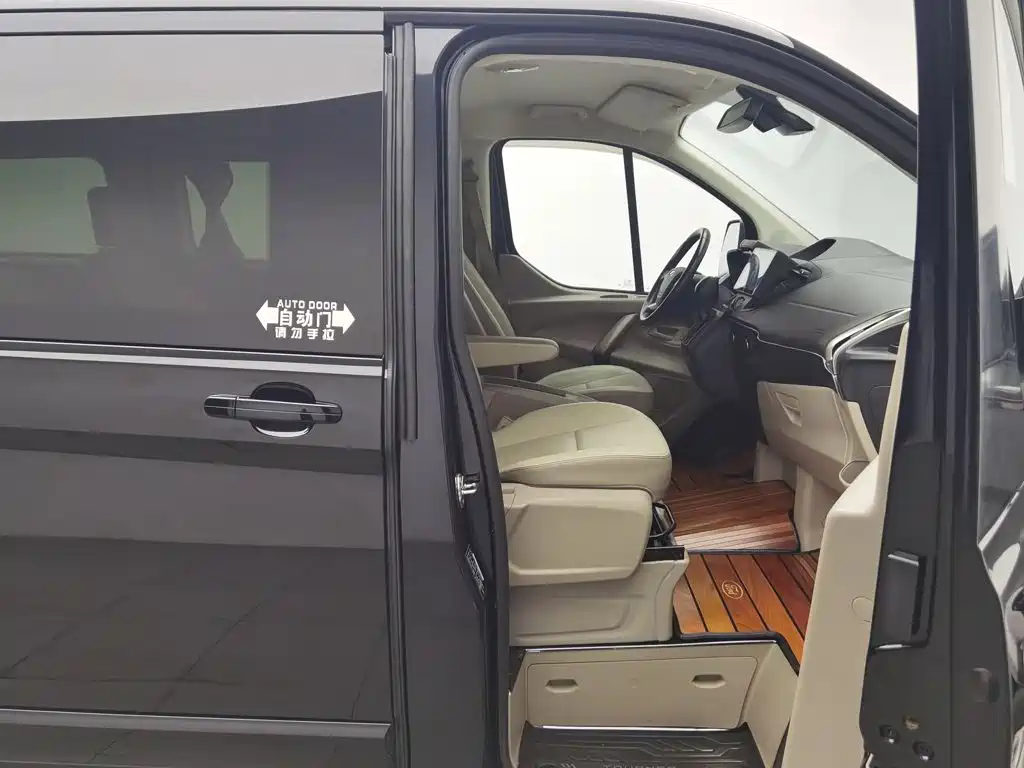 Ford Tourneo — миниатюра 23