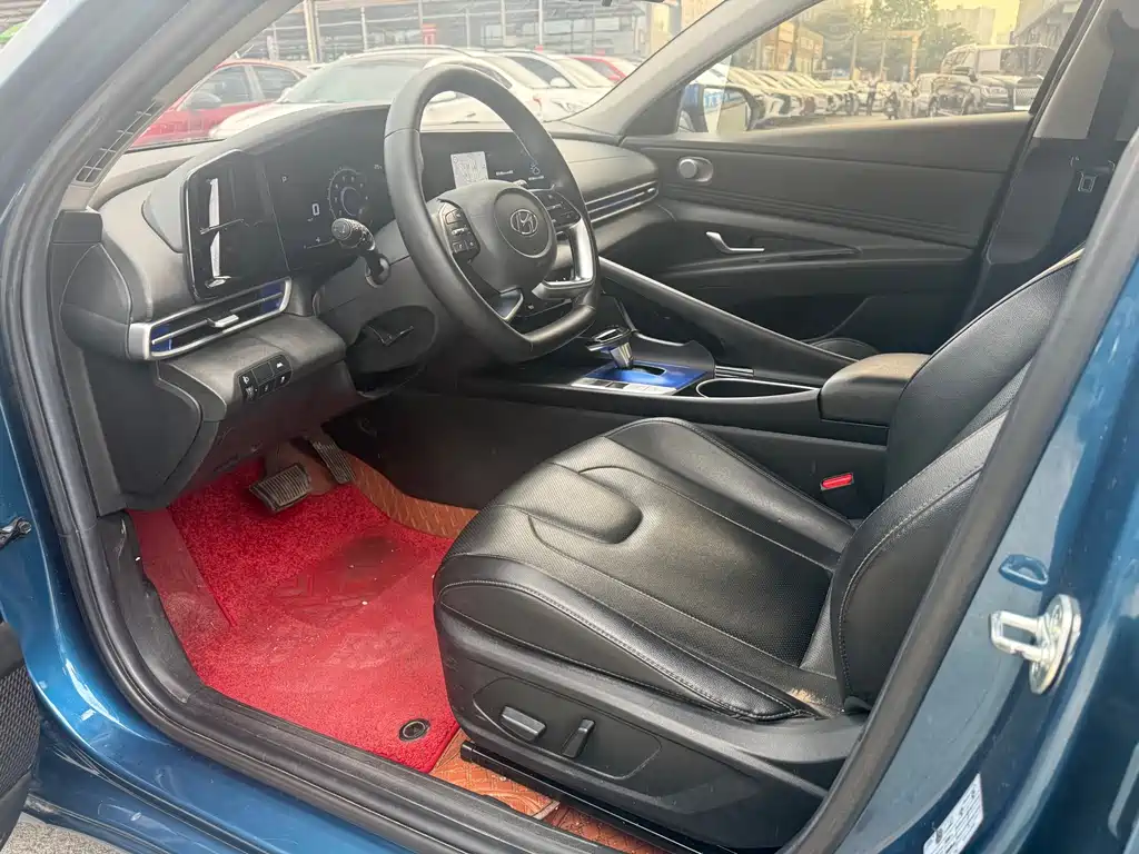 Hyundai Elantra — миниатюра 7
