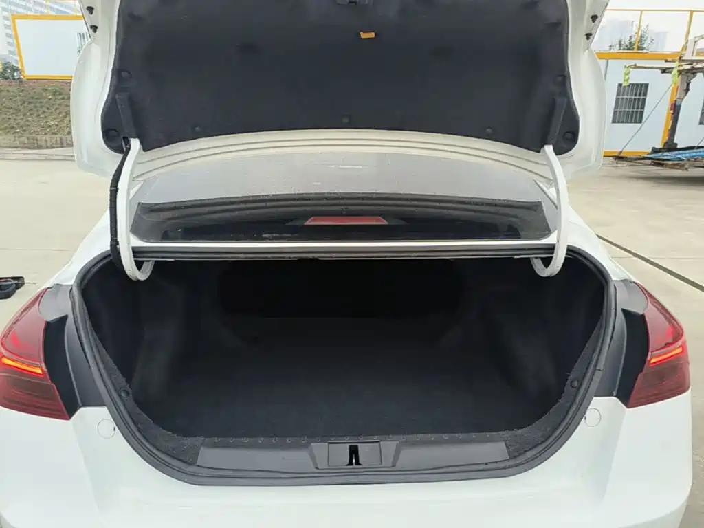 Geely Emgrand — миниатюра 19
