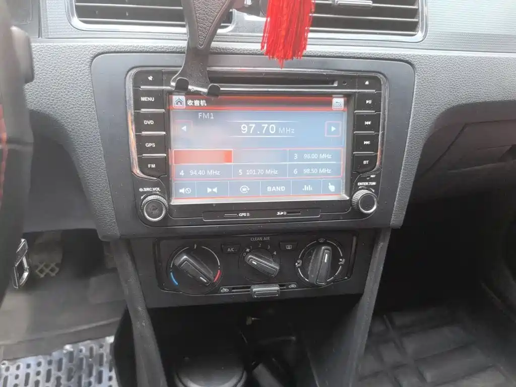 Volkswagen Santana — миниатюра 6