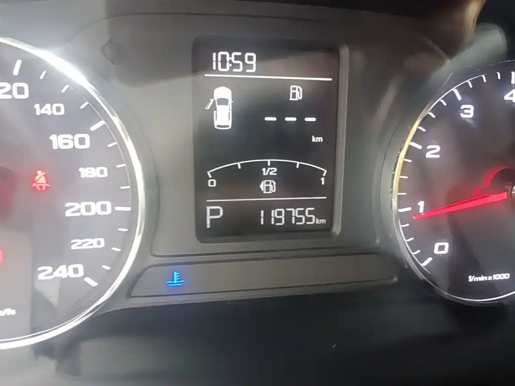 Roewe RX5 — миниатюра 12