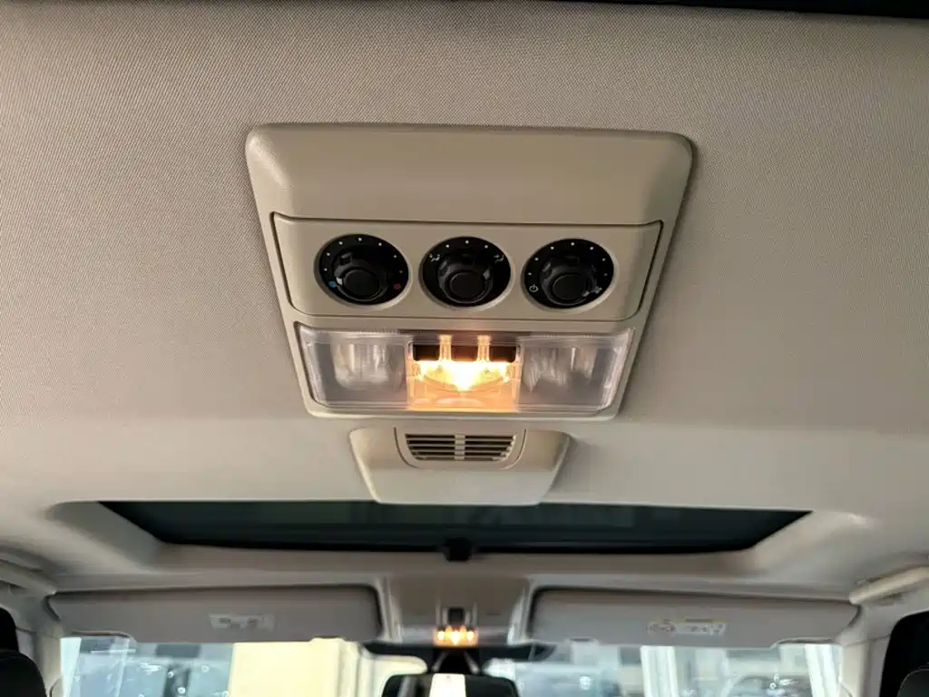 Land Rover Discovery — миниатюра 4