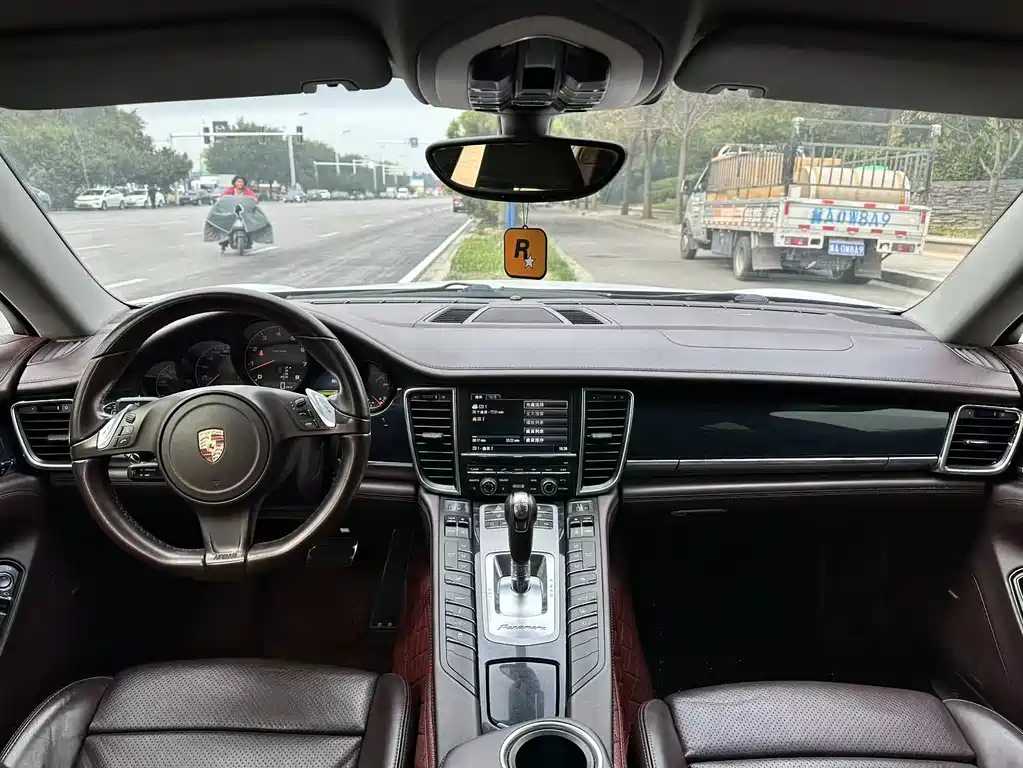 Porsche Panamera — миниатюра 10