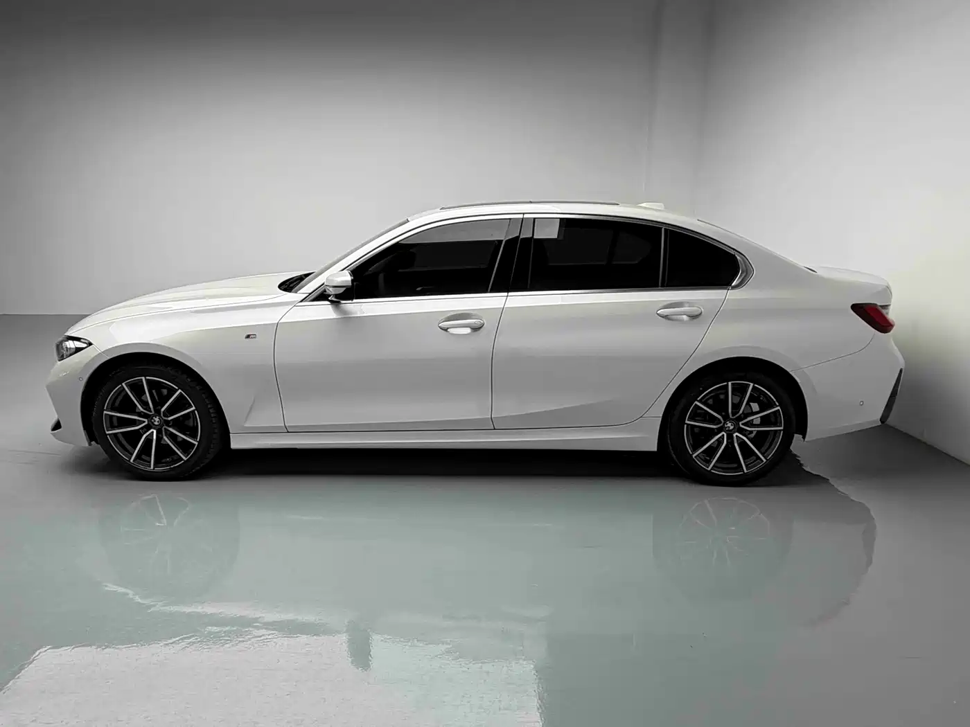 BMW 3 series id 4674323 из Китая 16