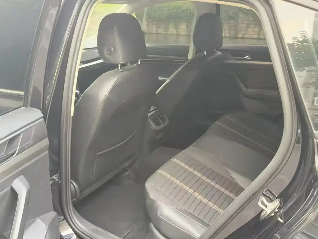 Volkswagen Lavida — миниатюра 8