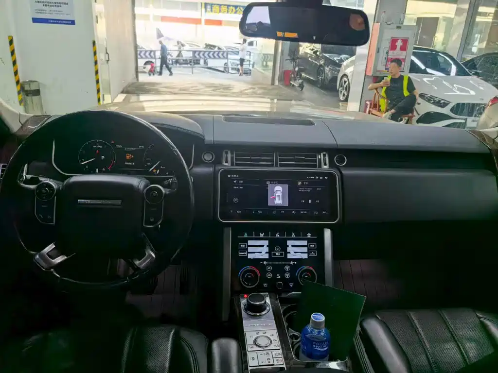 Land Rover Range Rover — миниатюра 5