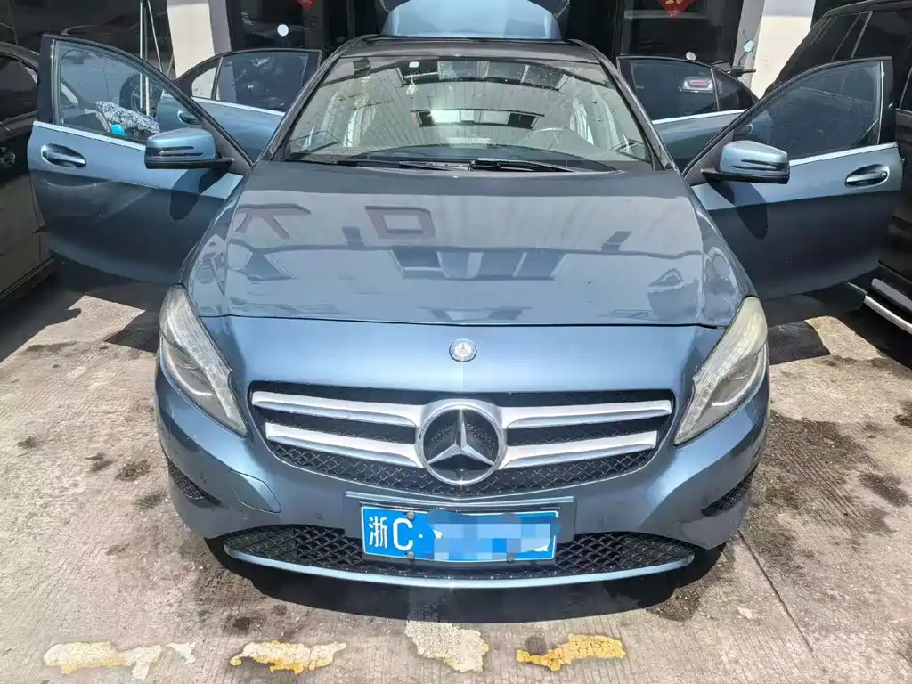 Mercedes-Benz A-Class (Import) — миниатюра 3