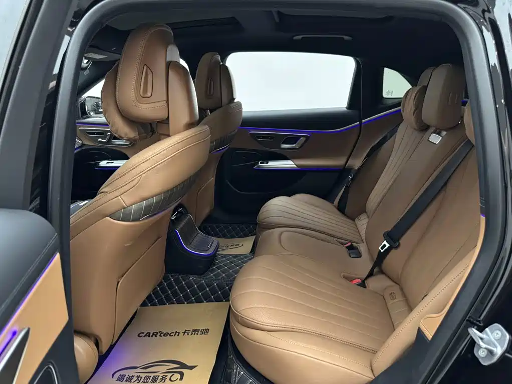 Mercedes-Benz E-Class — миниатюра 9
