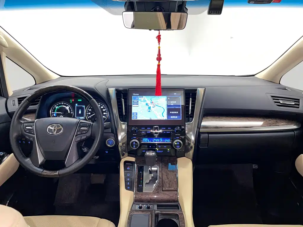 Toyota Alphard — миниатюра 21