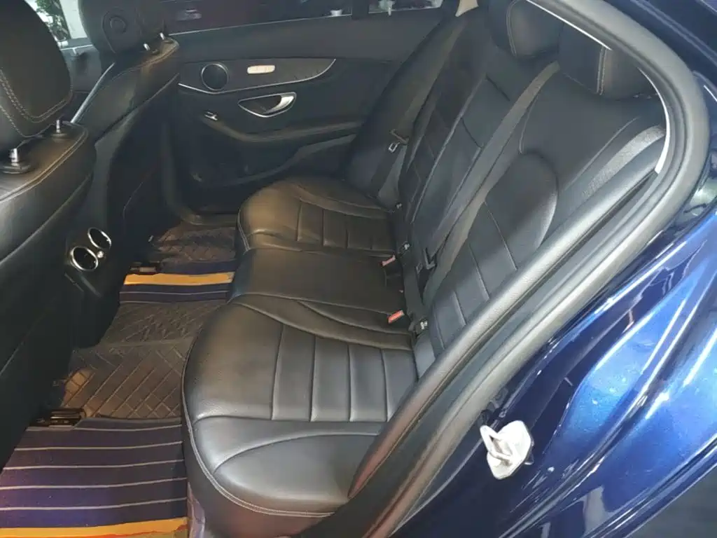 Mercedes-Benz C-Class — миниатюра 13