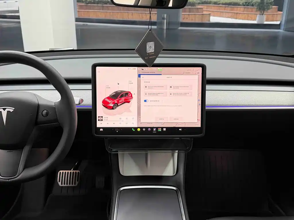 Tesla Model Y — миниатюра 15