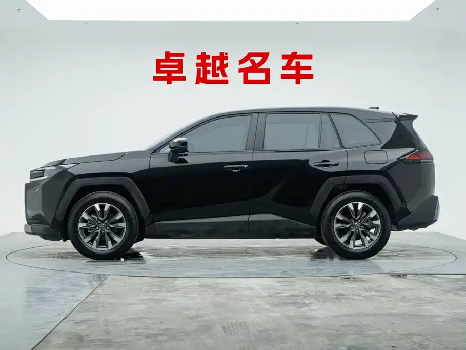 Toyota RAV4 — миниатюра 7
