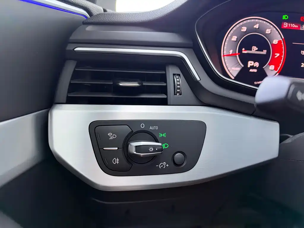 Audi A4L — миниатюра 7