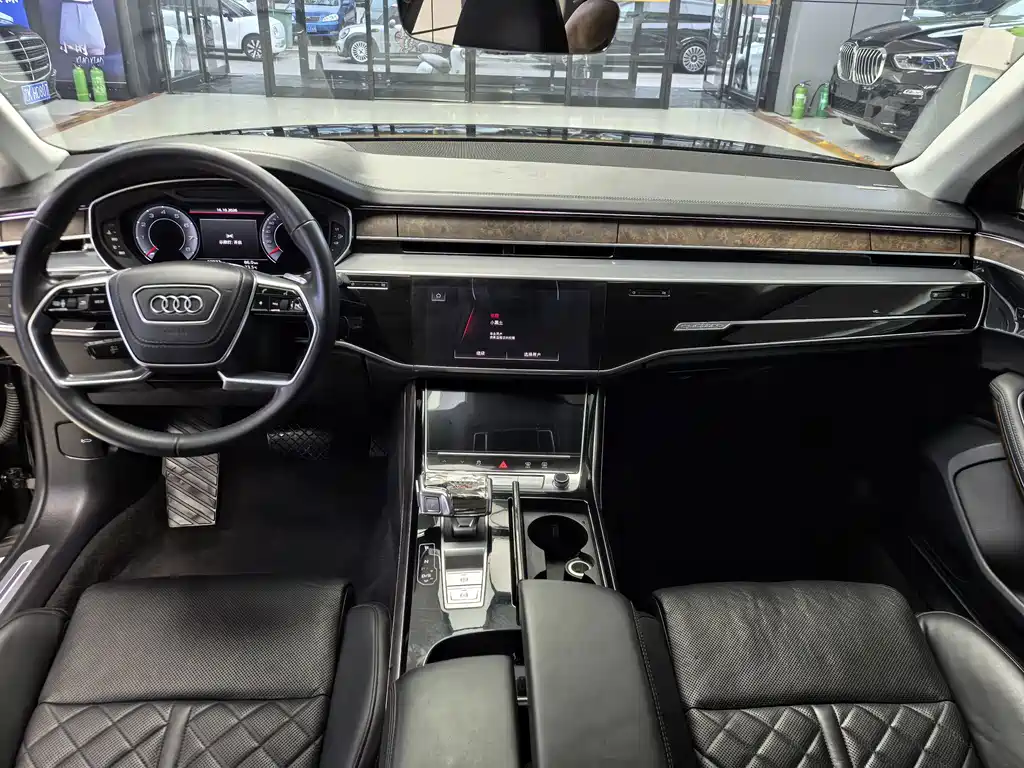 Audi A8 — миниатюра 6
