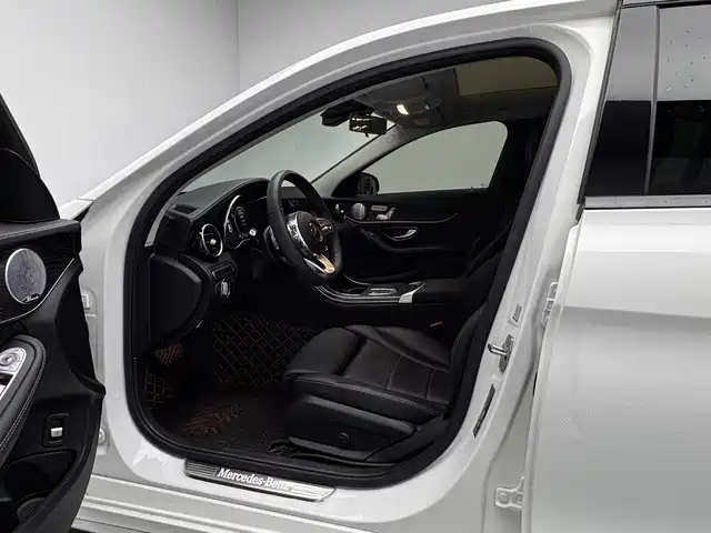 Mercedes-Benz C-Class — миниатюра 11