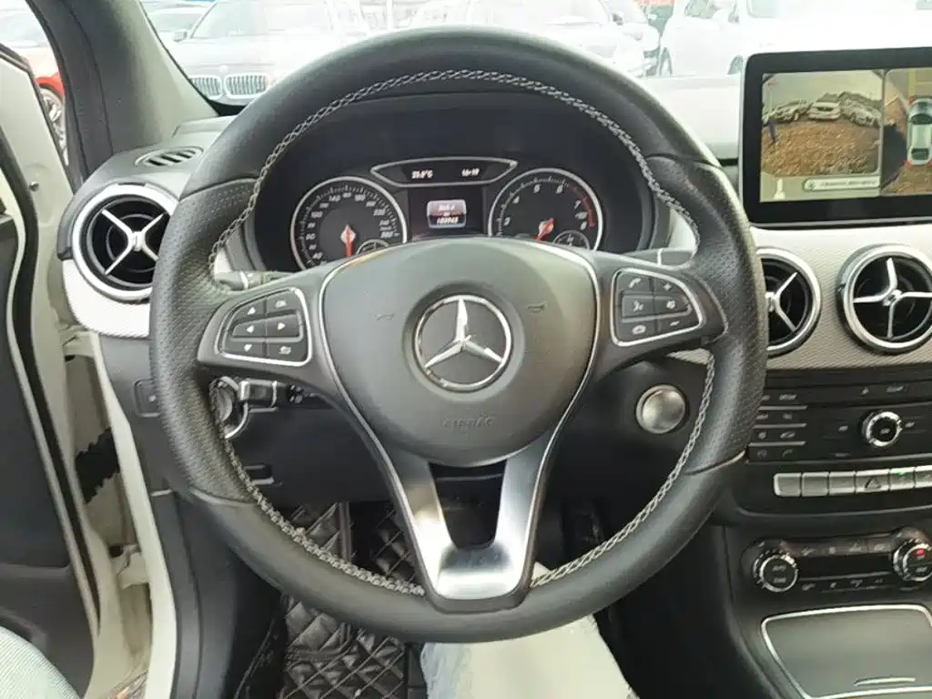 Mercedes-Benz B-Class — миниатюра 11