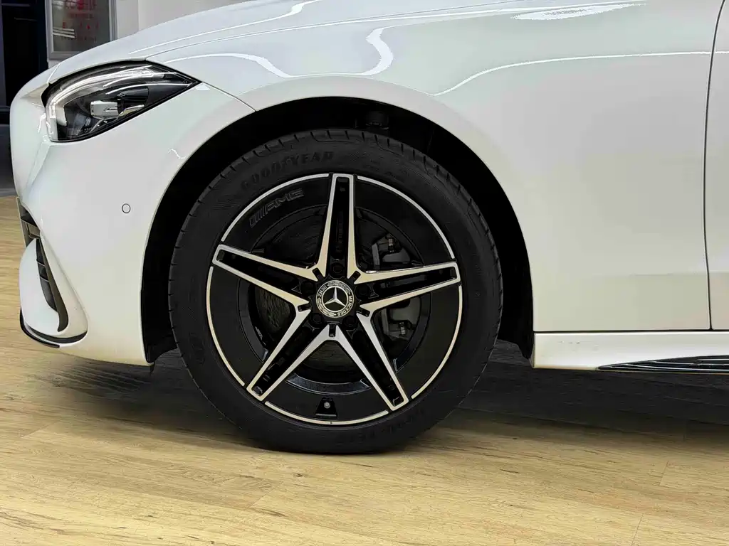 Mercedes-Benz C-Class — миниатюра 5