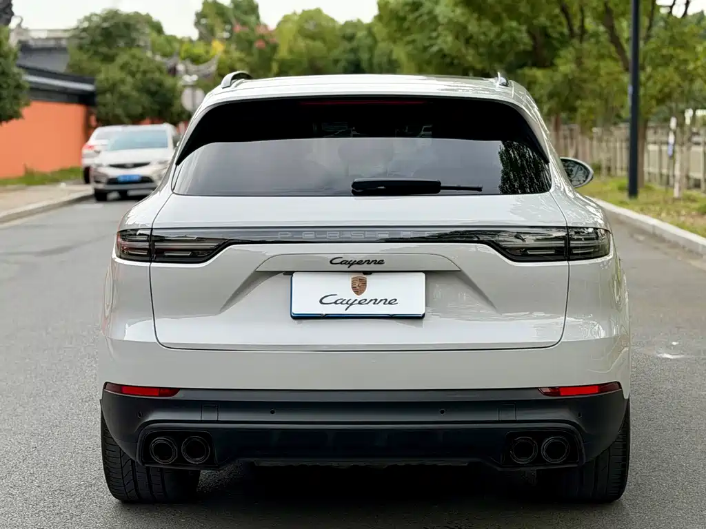 Porsche Cayenne — миниатюра 5