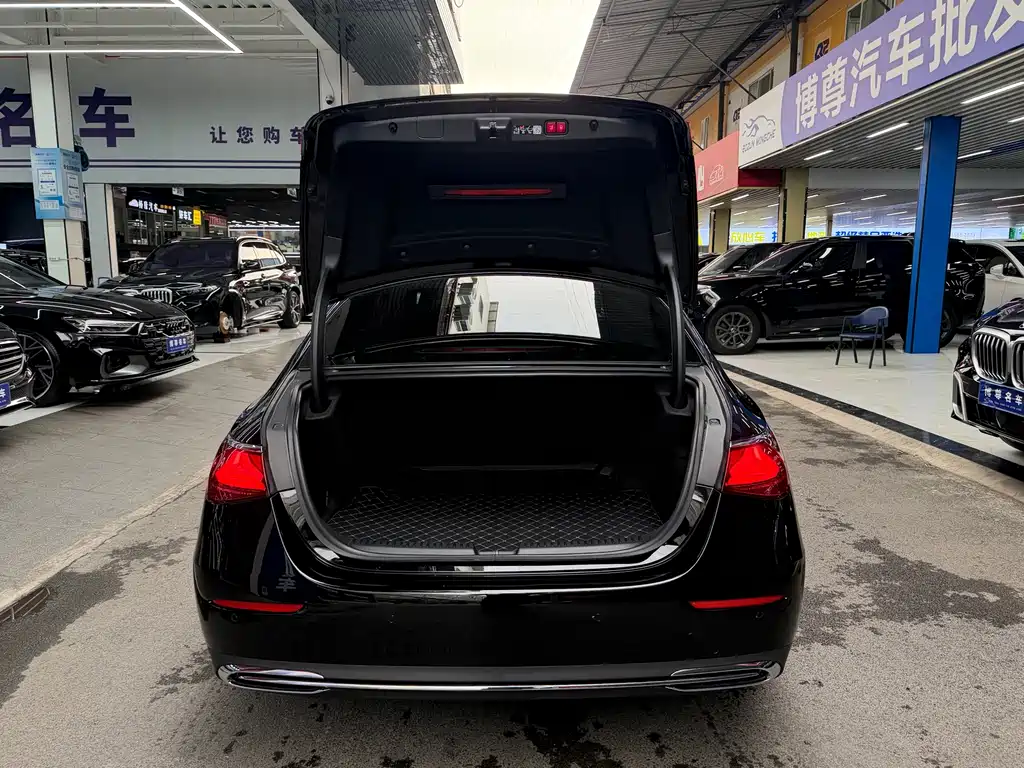 Mercedes-Benz E-Class — миниатюра 18