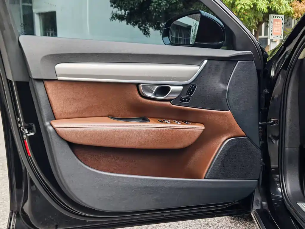 Volvo S90 — миниатюра 16