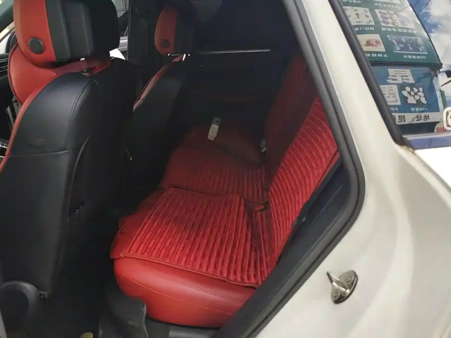 Porsche Macan — миниатюра 11