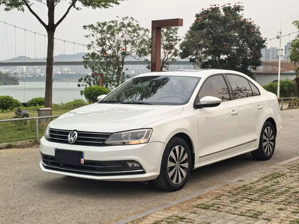 Купить Volkswagen Sagitar