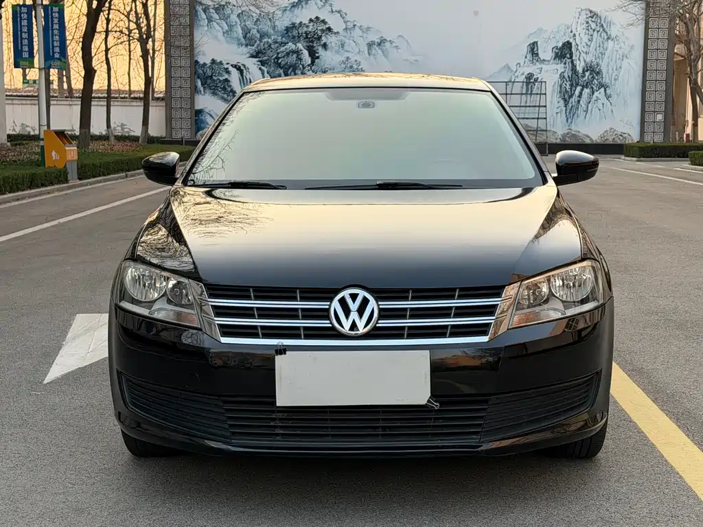 Volkswagen Lavida 2013