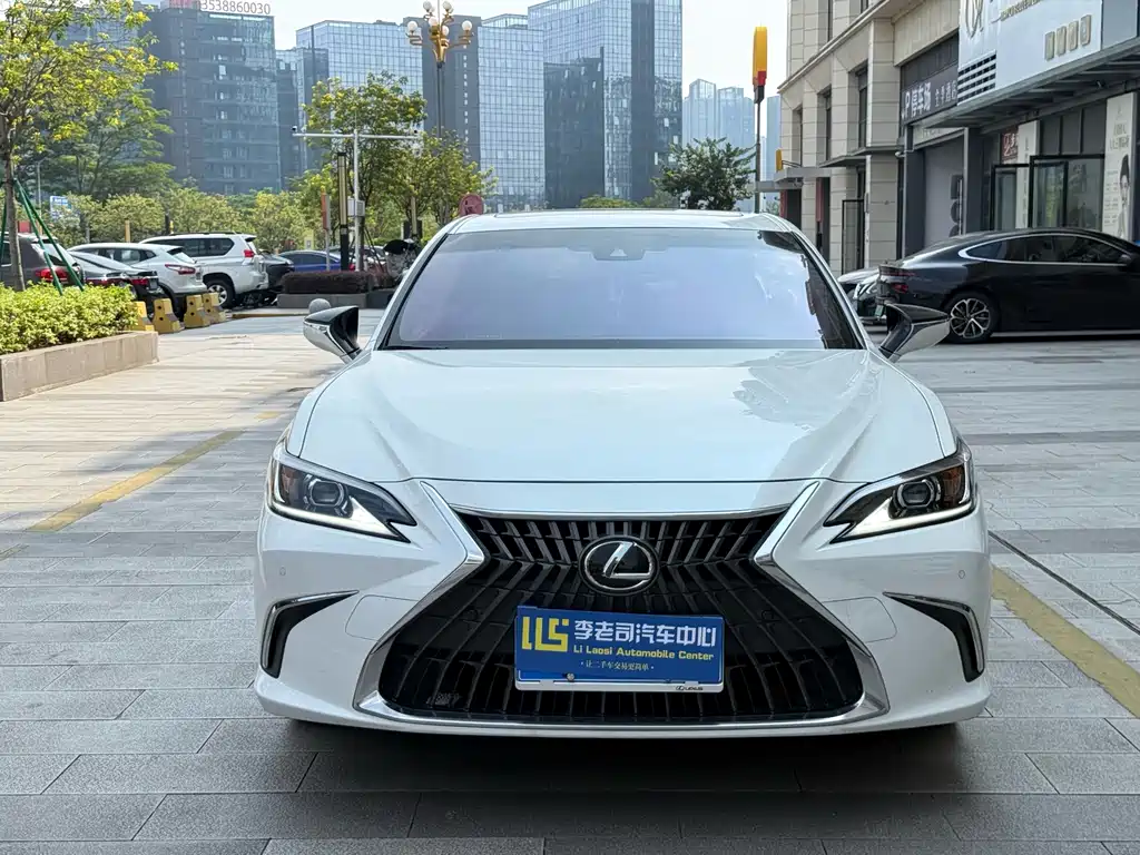 Lexus ES — миниатюра 2