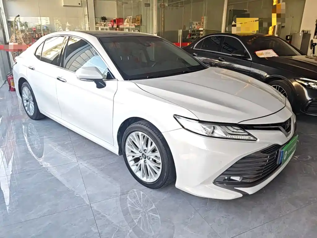 Toyota Camry — миниатюра 4