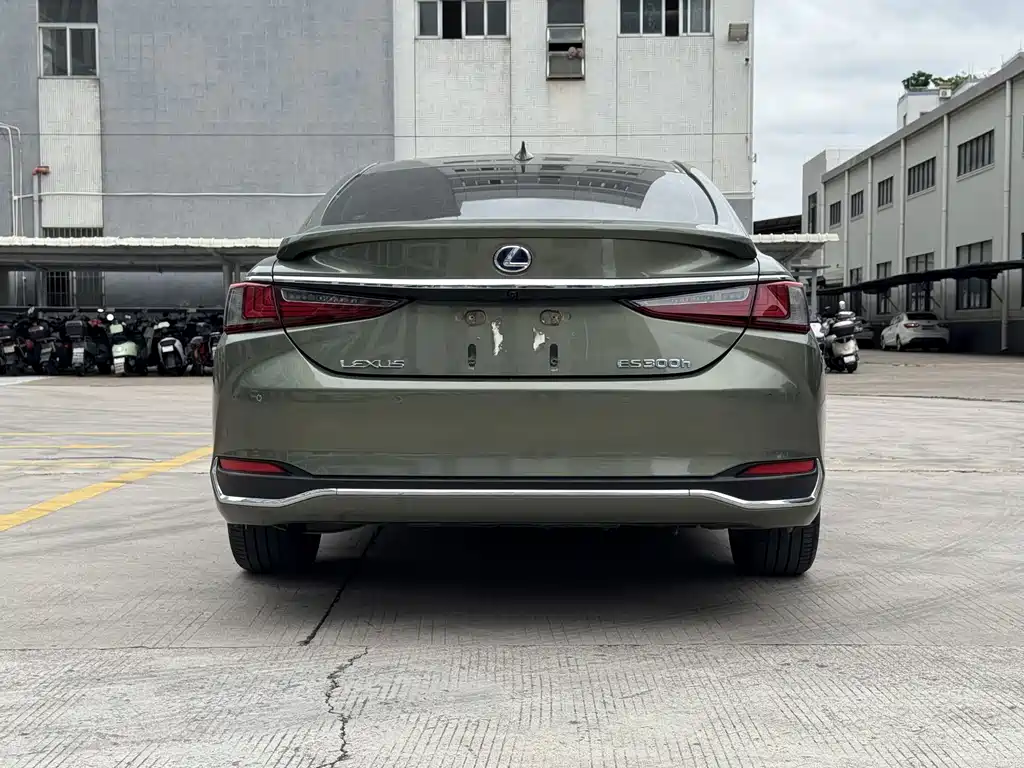 Lexus ES — миниатюра 4