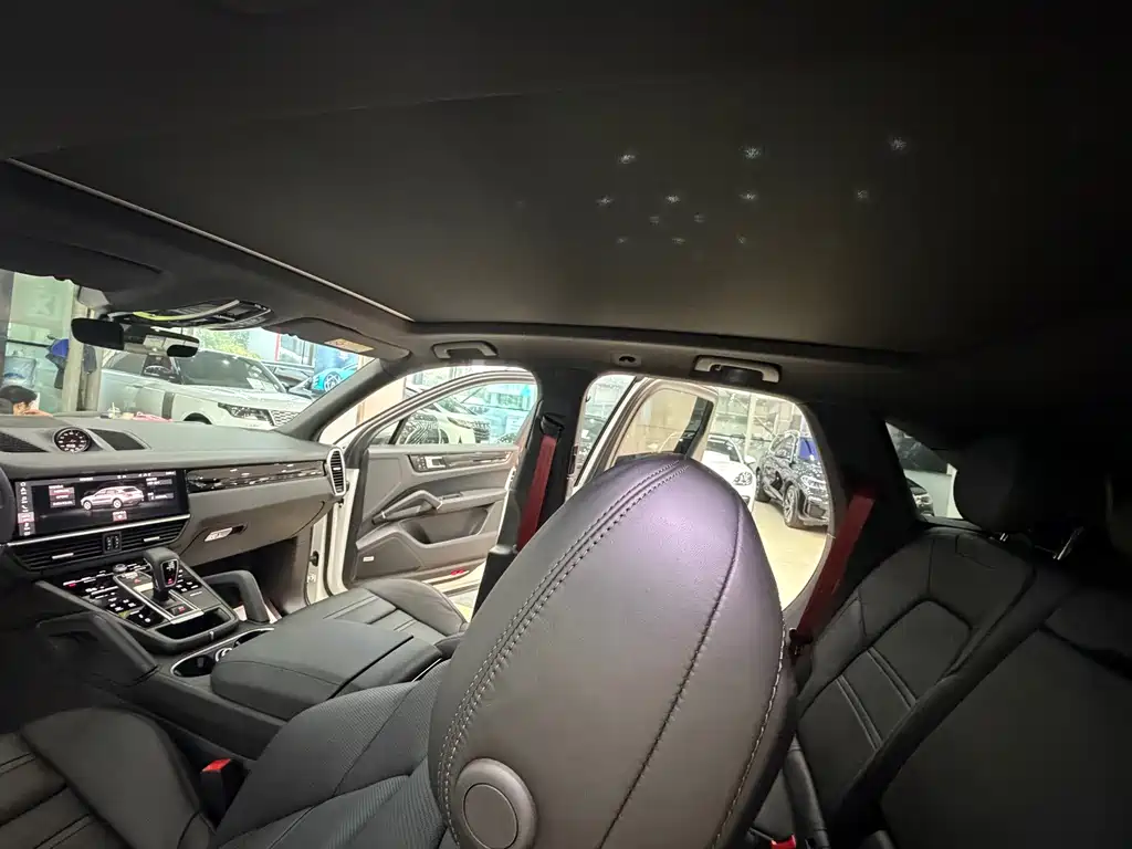 Porsche Cayenne — миниатюра 15
