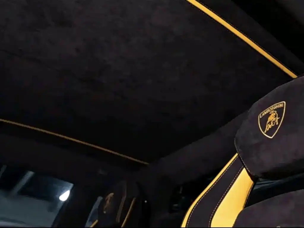 Lamborghini Aventador — миниатюра 4