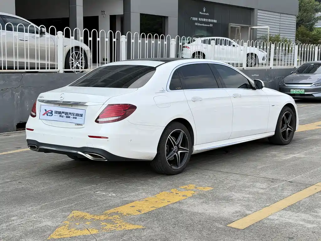 Mercedes-Benz E-Class — миниатюра 15