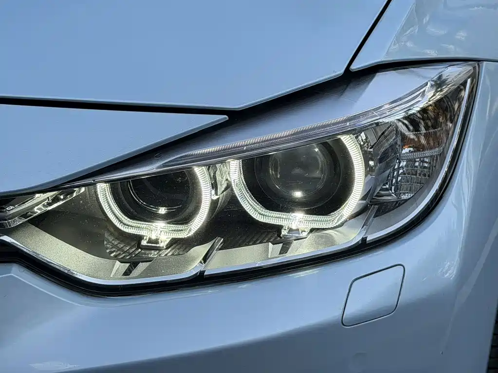 BMW 3 Series — миниатюра 11