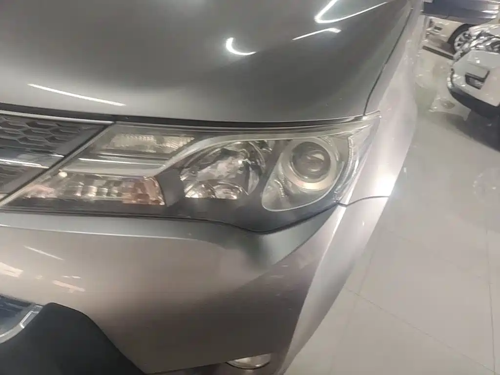 Toyota RAV4 — миниатюра 24
