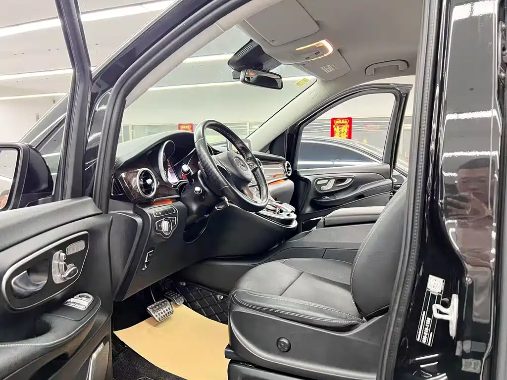 Mercedes-Benz V-Class — миниатюра 7