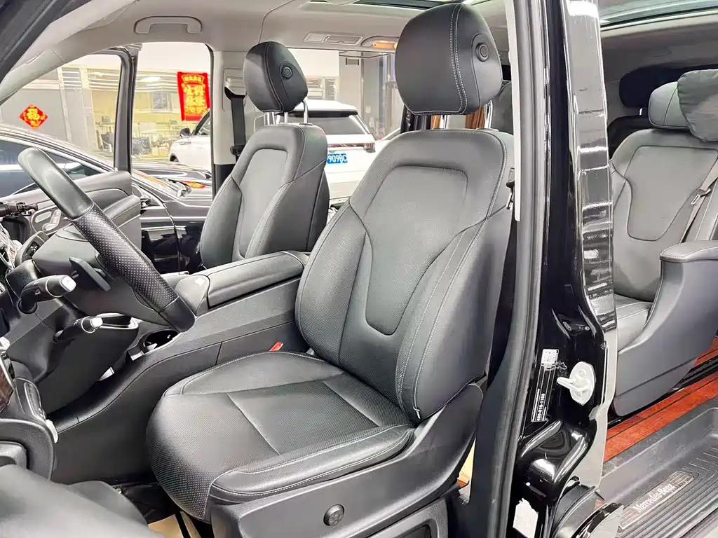 Mercedes-Benz V-Class — миниатюра 16