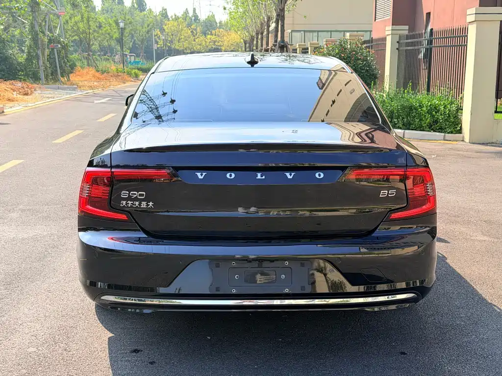 Volvo S90 — миниатюра 8