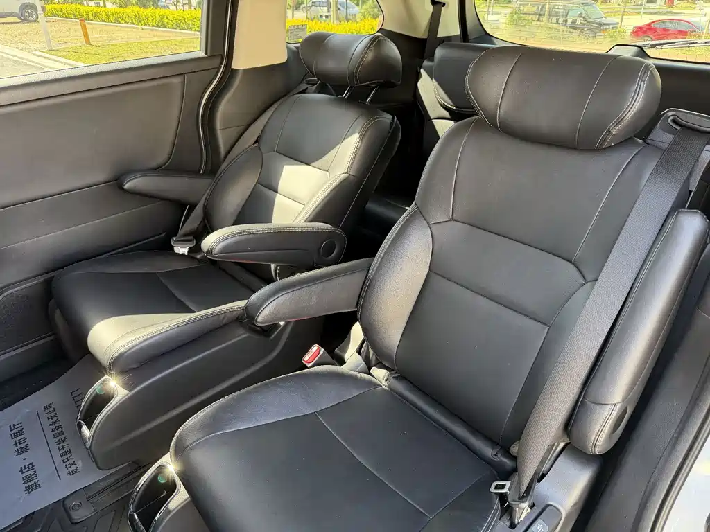 Honda Elysion — миниатюра 23