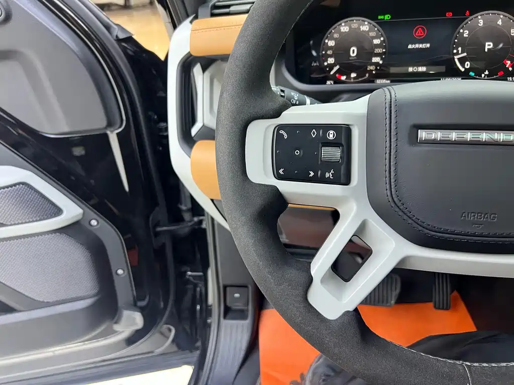 Land Rover Defender — миниатюра 13