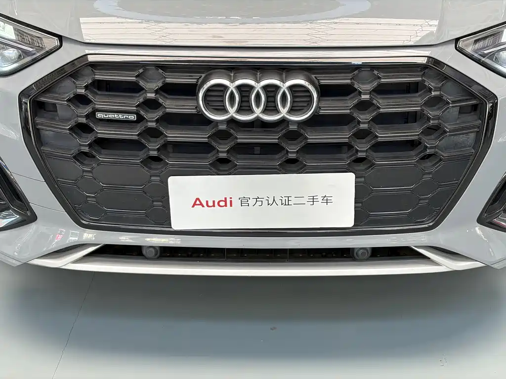 Audi Q5L 2025 40 TFSI Luxury