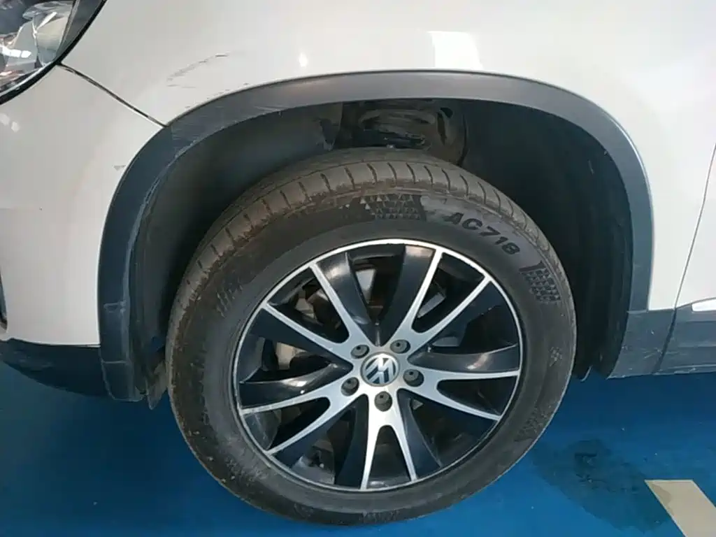 Volkswagen Tiguan — миниатюра 23