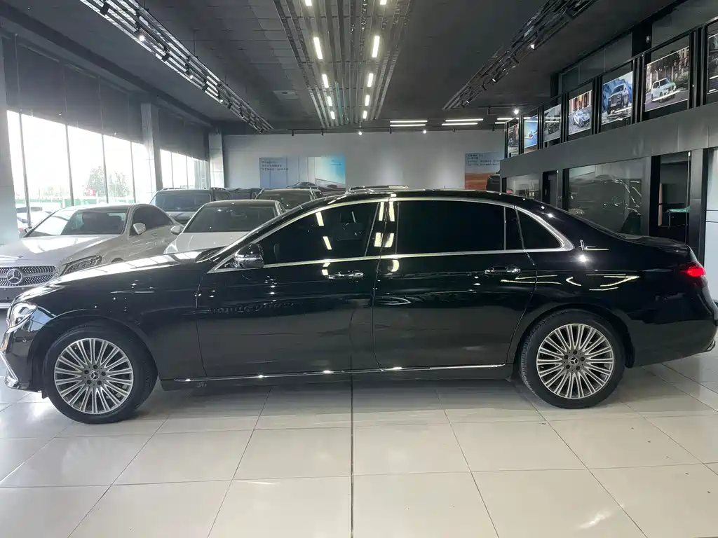 Mercedes-Benz E-Class — миниатюра 4