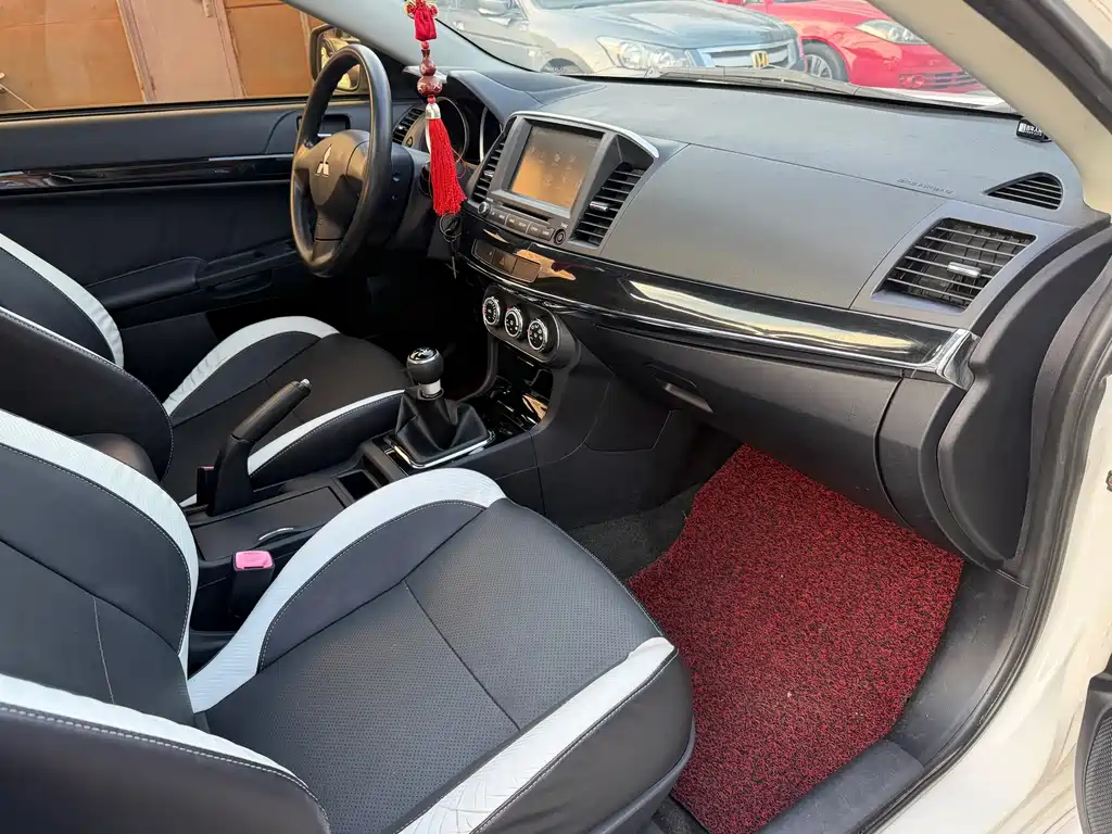 Mitsubishi Lancer EX — миниатюра 9